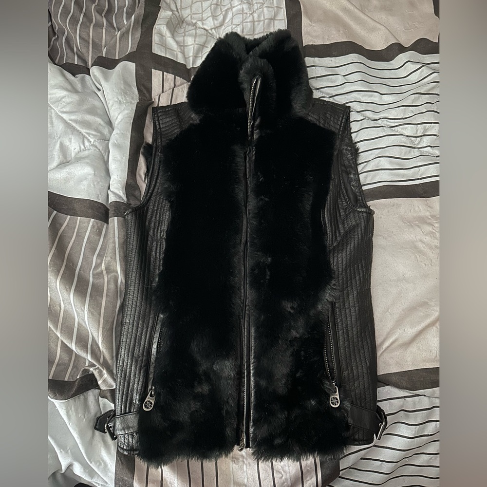 EUC Black GUESS fur vest size xs